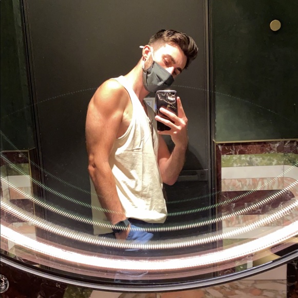 Hello - Picture 5 of 5